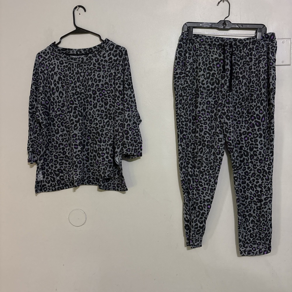 Simply Vera Vera Wang Leopard Print Grey Black Purple Pajamas Sz Lg Night Wear